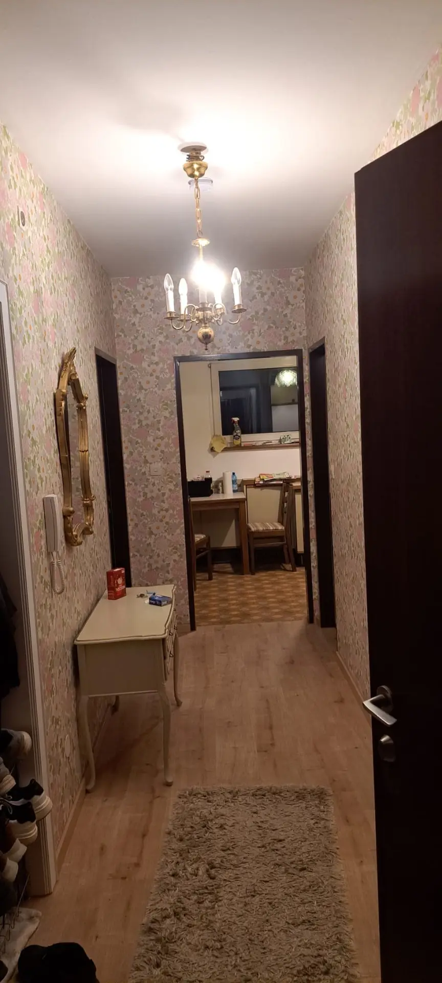 Voll möblierte Wohnung mit Loggia und Stellplatz provisionsfrei