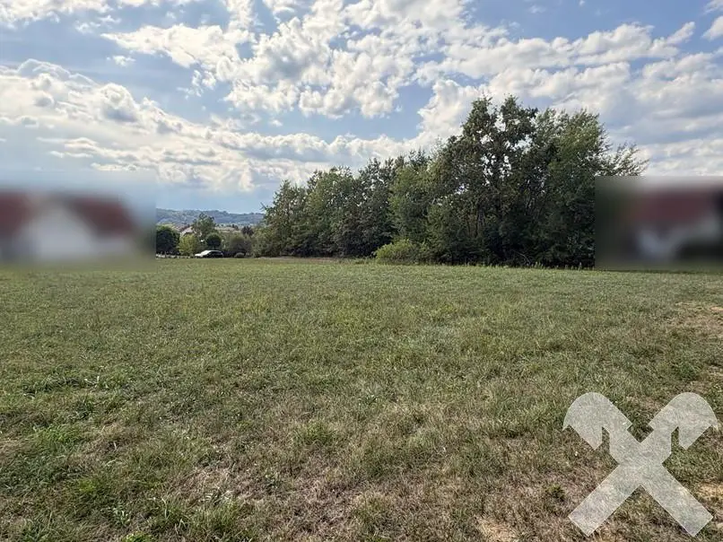 Sunny location near school Apartment