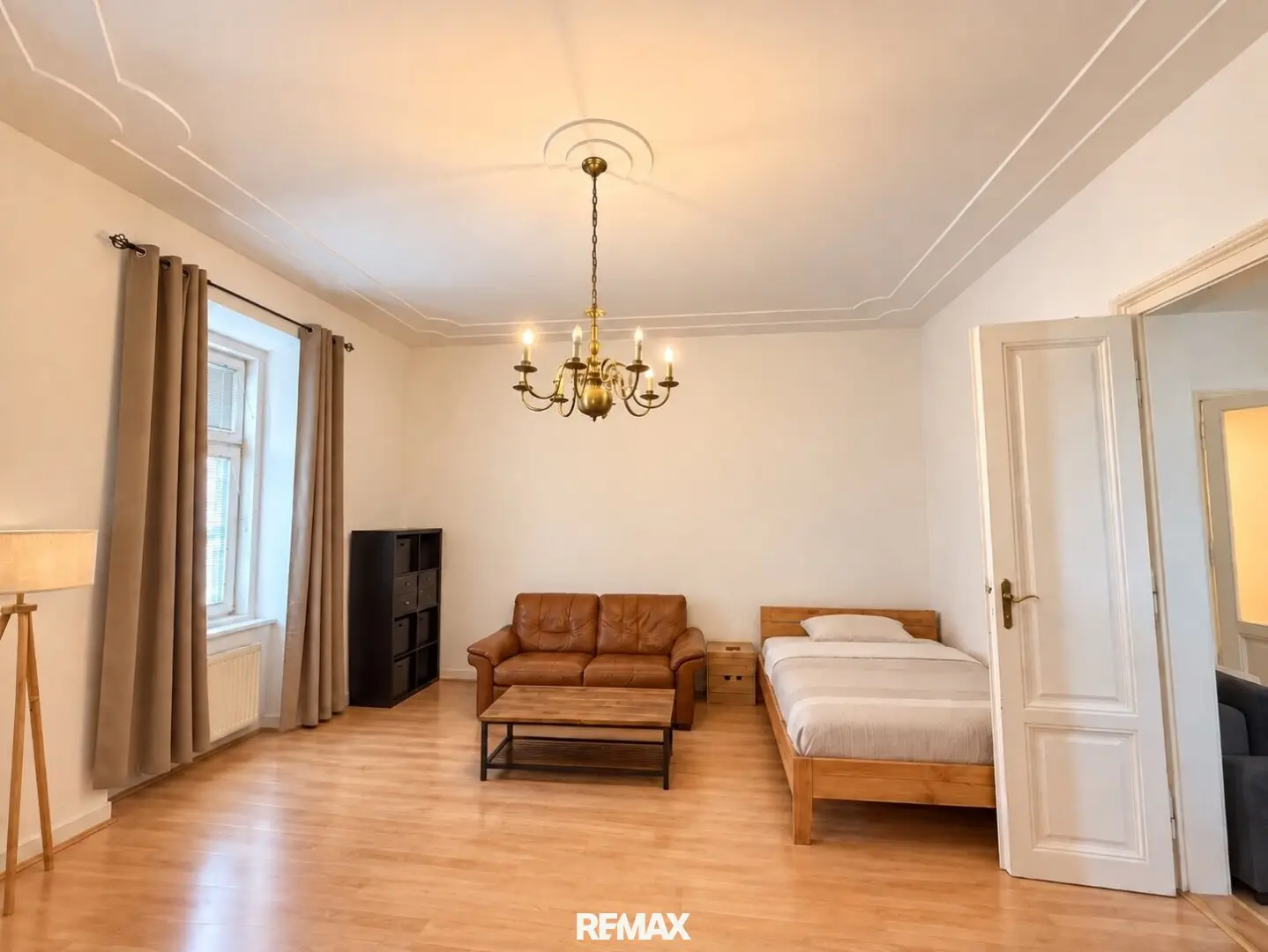 Spacious 2-room apartment in a good location near U3 Schweglerstraße!