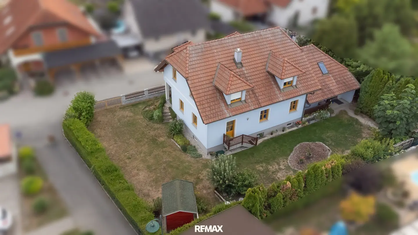 Familienfreundliches Einfamilienhaus in Massivbauweise