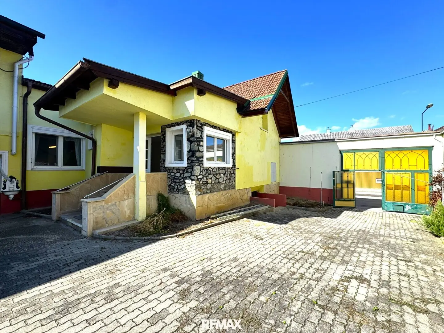 Geräumiges Einfamilienhaus in Oslip, 167m², 2 Wohnungen, Balkon