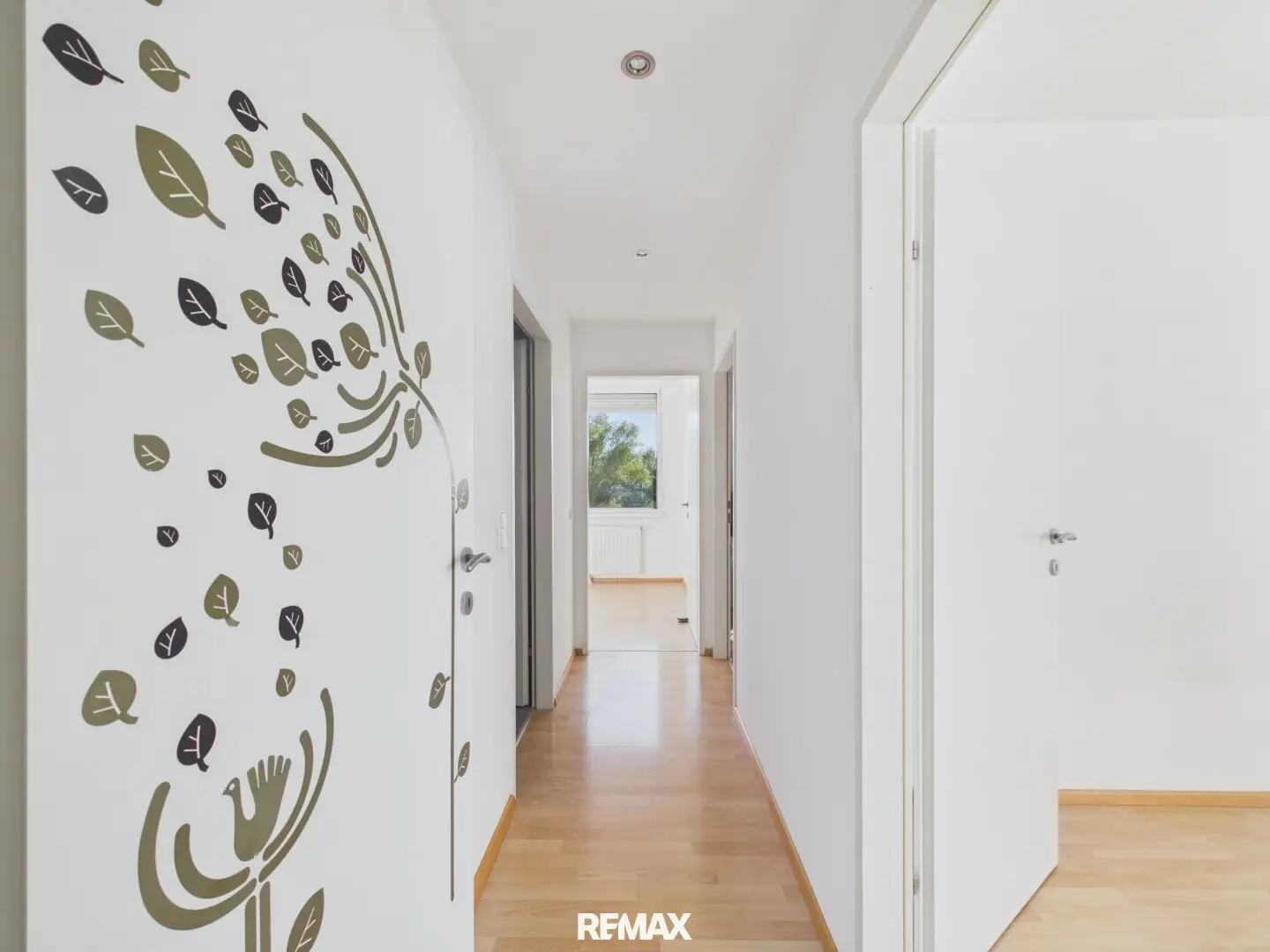 4-Zimmer-Wohnung mit Terrasse &amp; 2 Stellplätzen