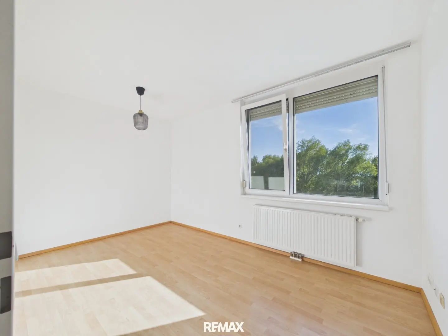 4-Zimmer-Wohnung mit Terrasse &amp; 2 Stellplätzen