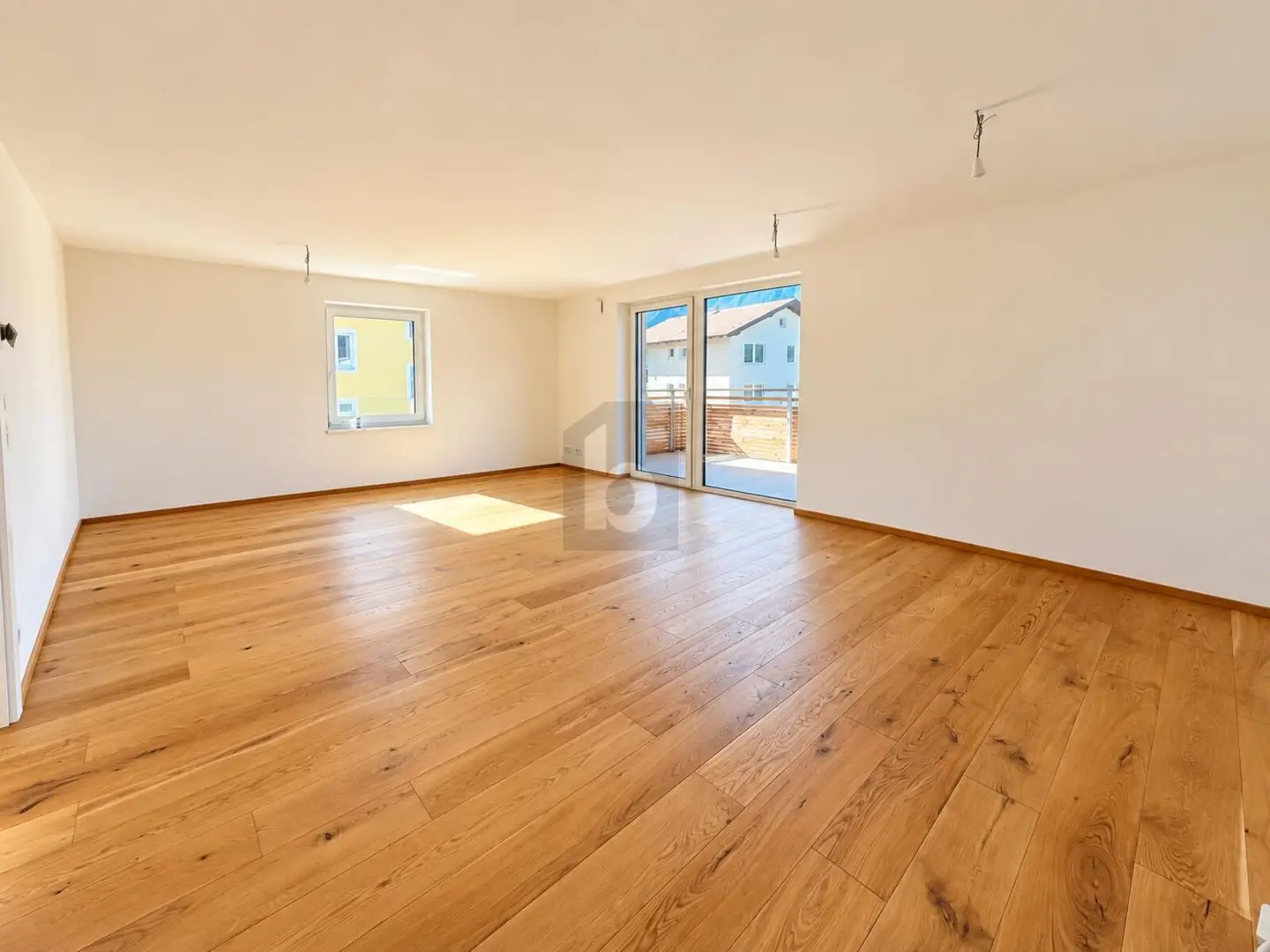 Erstbezug Wohnung with sunny balcony and lift