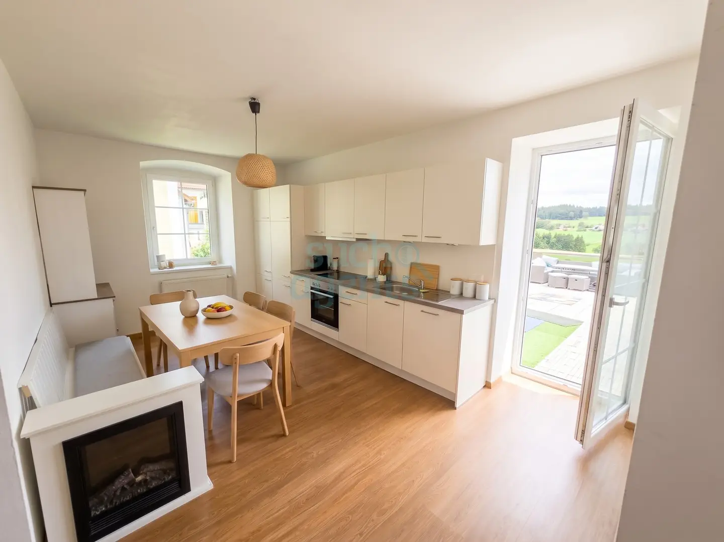 Wohnung mit großer Dachterrasse und Doppelgarage