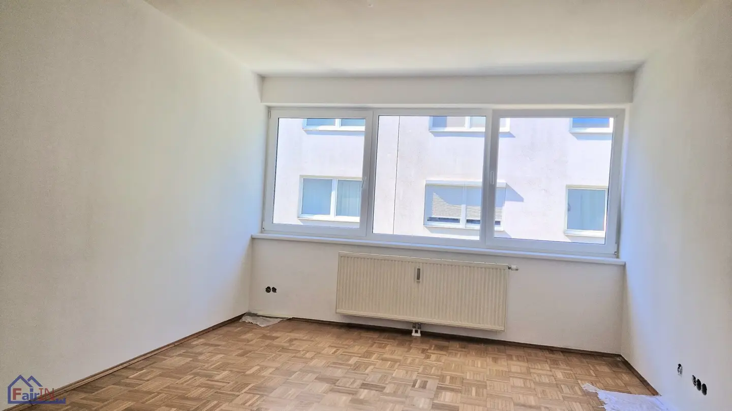 Renovated 2-room apartment 59 m² in 1230 Vienna, near subway, elevator, only €274,000!