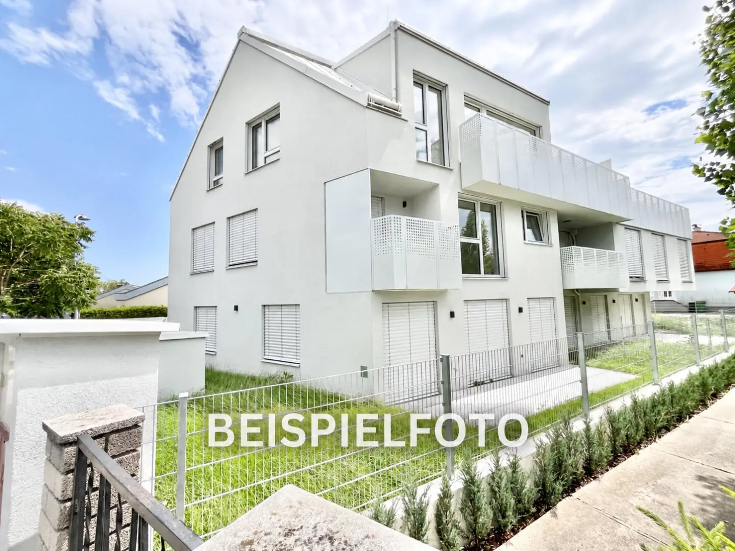Newly built tenement house with over 4.6% yield for sale
