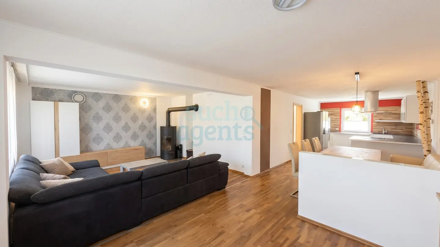 Modernised with sauna and glazed summer garden Familienwohnung