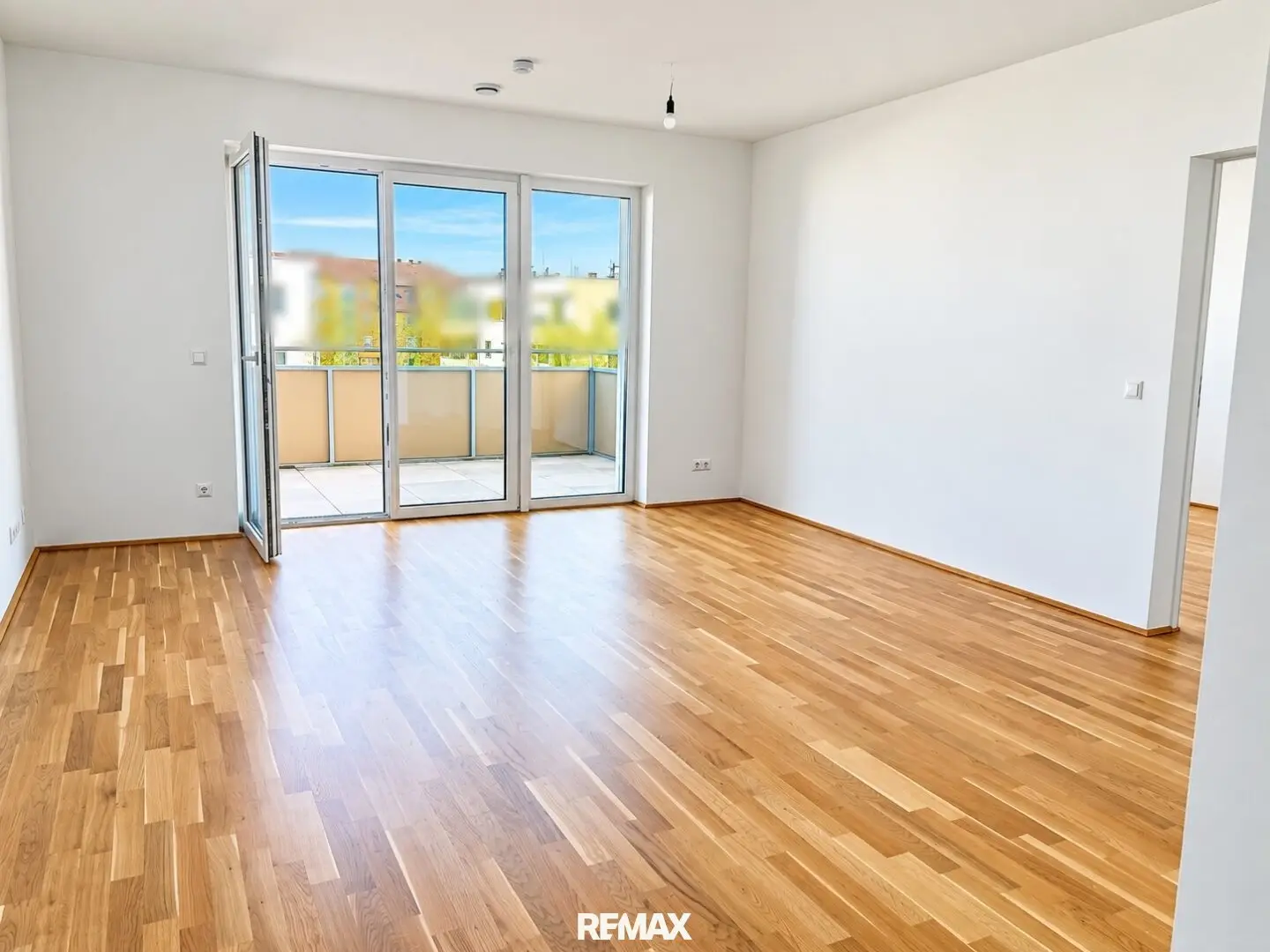 ERSTBEZUG IN WELS: Großzügige 2-Zimmer-Wohnung mit Loggia/Balkon, Top-Ausstattung &amp; 2 Tiefgaragenplätzen