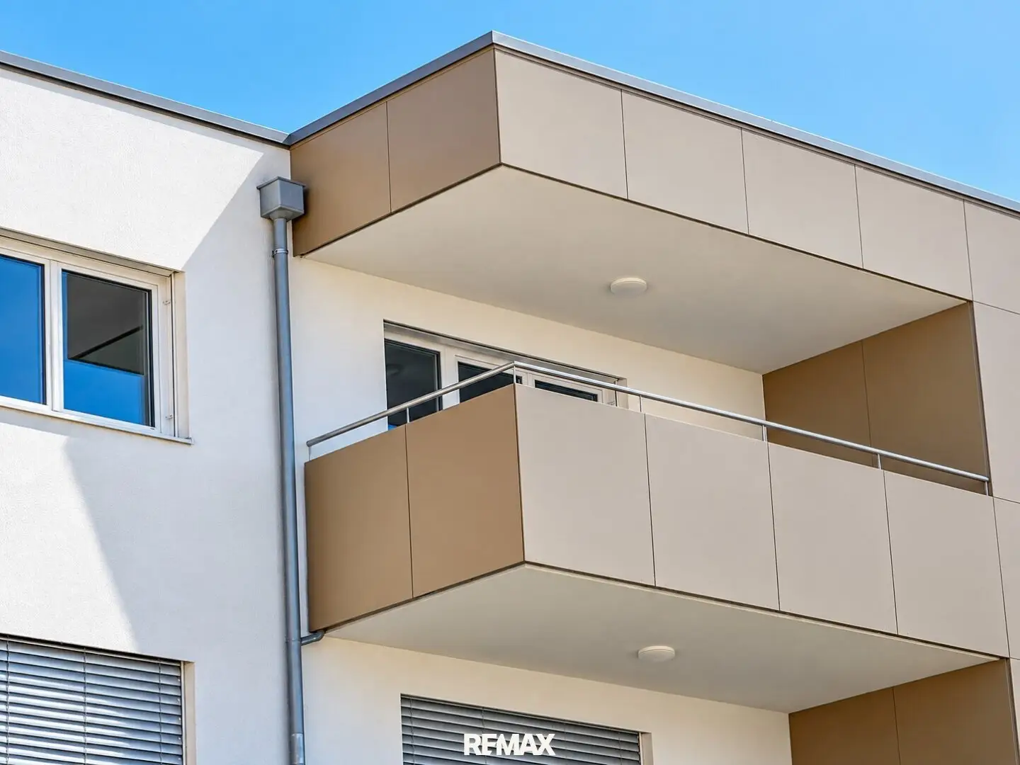 ERSTBEZUG IN WELS: Großzügige 2-Zimmer-Wohnung mit Loggia/Balkon, Top-Ausstattung &amp; 2 Tiefgaragenplätzen