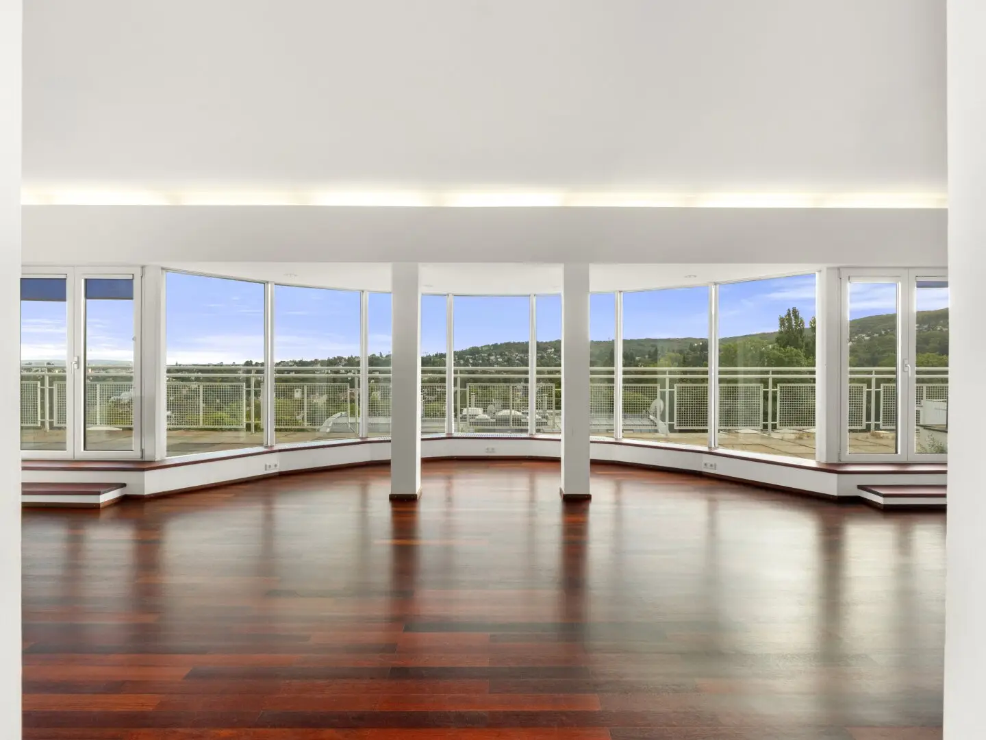 Exklusives Penthouse mit Pool, Dachterrasse, Panoramablick über Wien &amp; 2 Tiefgaragenstellplätze
