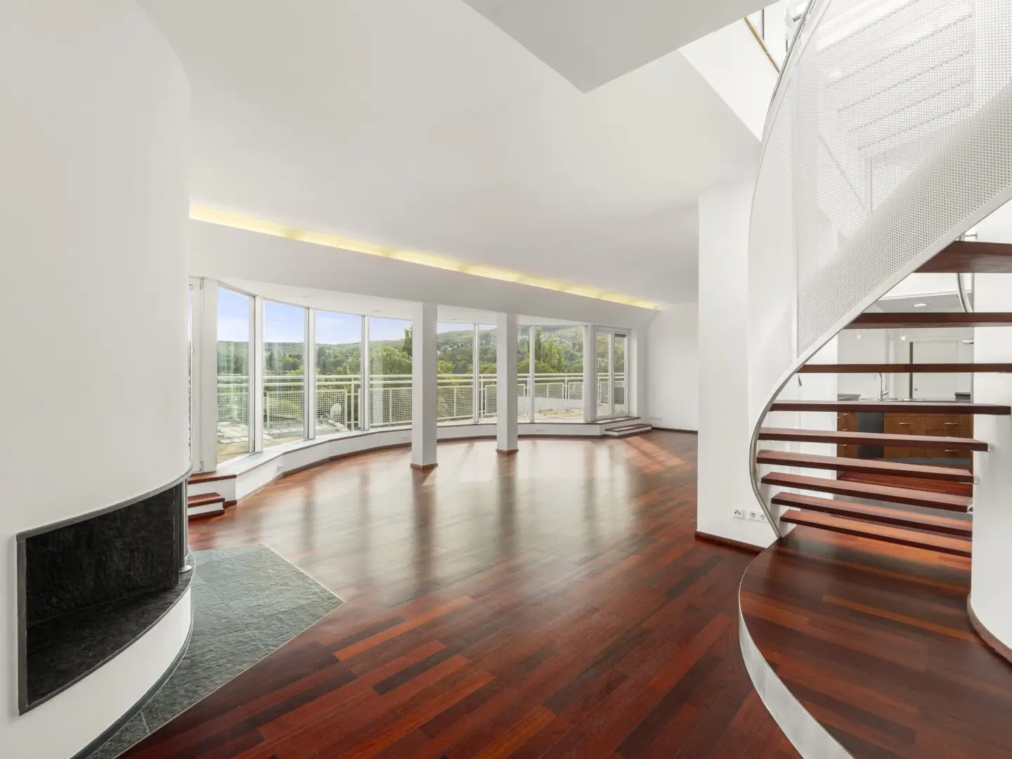 Exklusives Penthouse mit Pool, Dachterrasse, Panoramablick über Wien &amp; 2 Tiefgaragenstellplätze