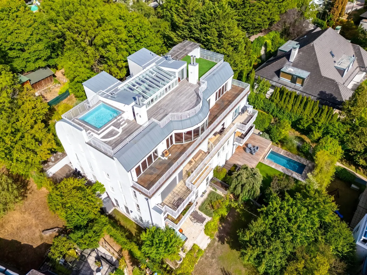 Exklusives Penthouse mit Pool, Dachterrasse, Panoramablick über Wien & 2 Tiefgaragenstellplätze