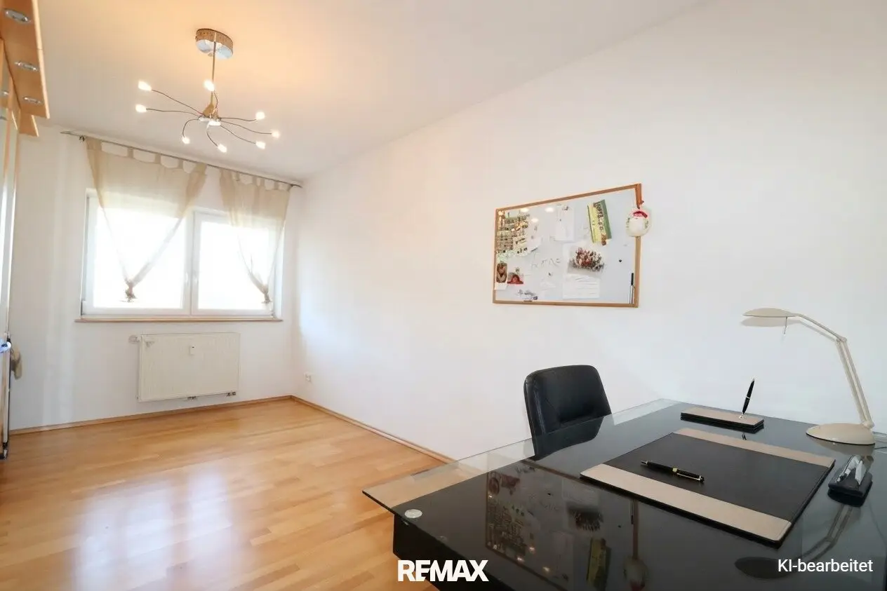 Lots of space. Lots of peace. Lots of privacy. | Spacious semi-detached house with 1,360 m² garden in absolute seclusion