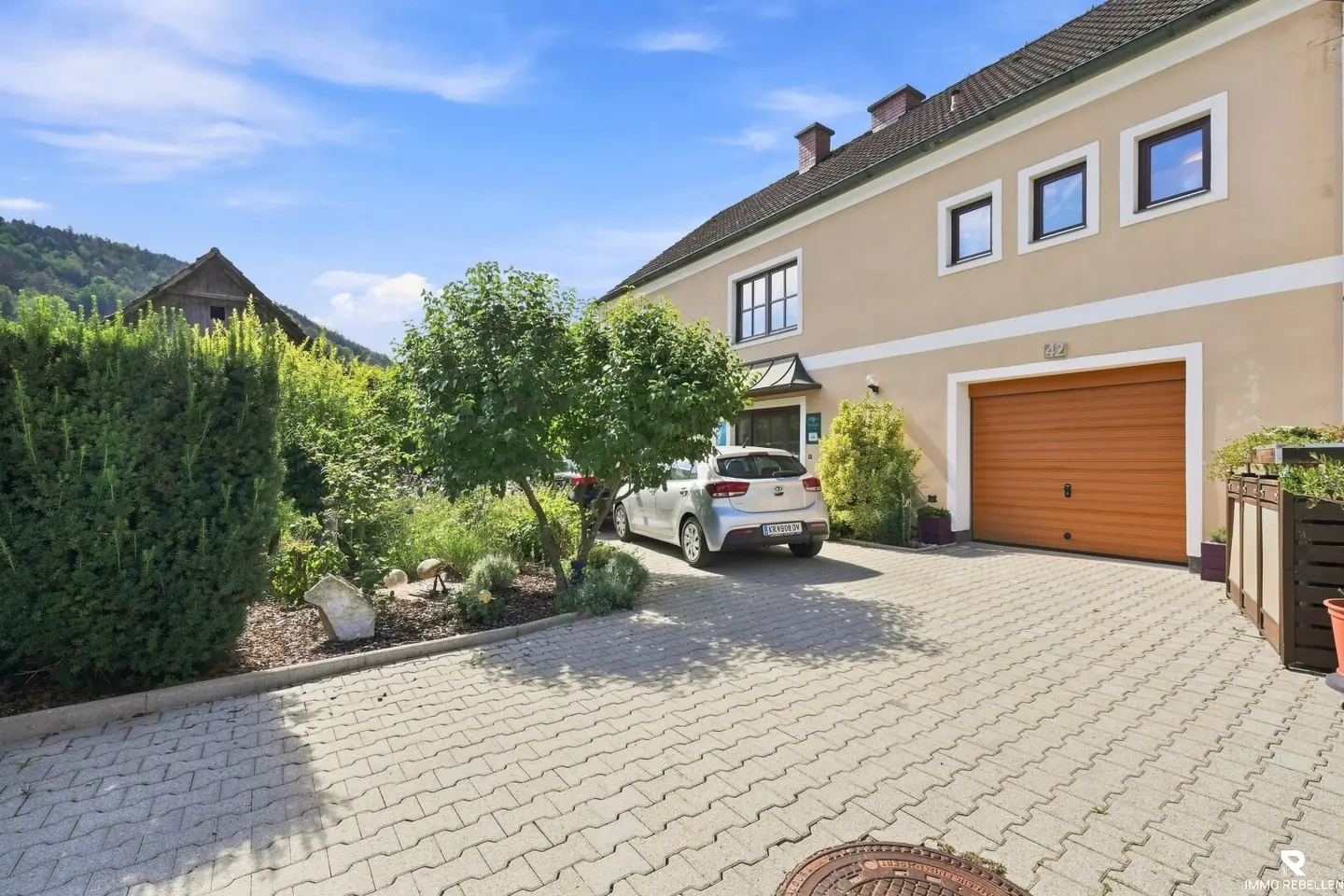 Nature paradise in the Waldviertel: Spacious family idyll with top equipment near Krumau Castle