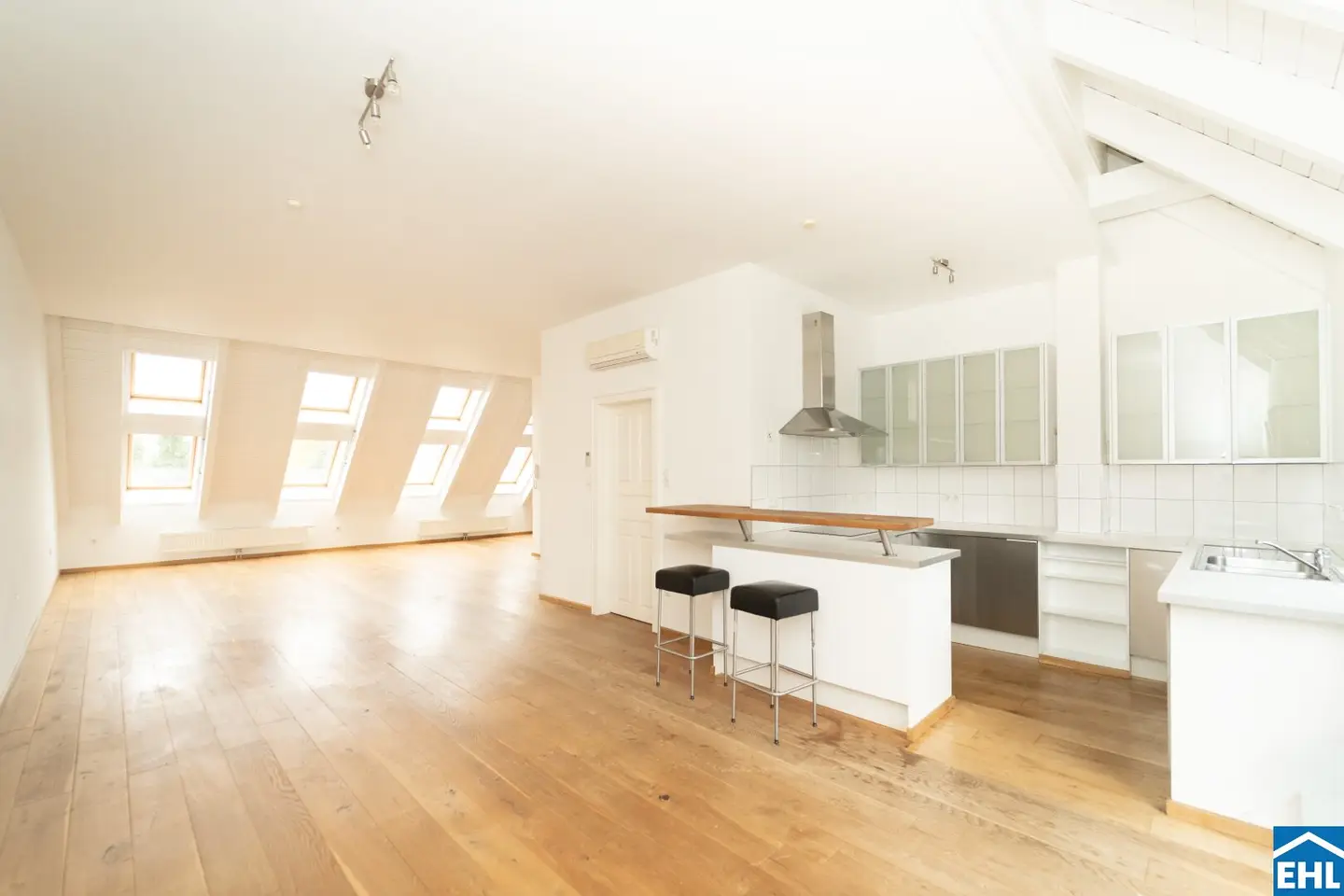 Über den Dächern am Bruckhaufen – Penthouse mit 360°-Dachterrasse