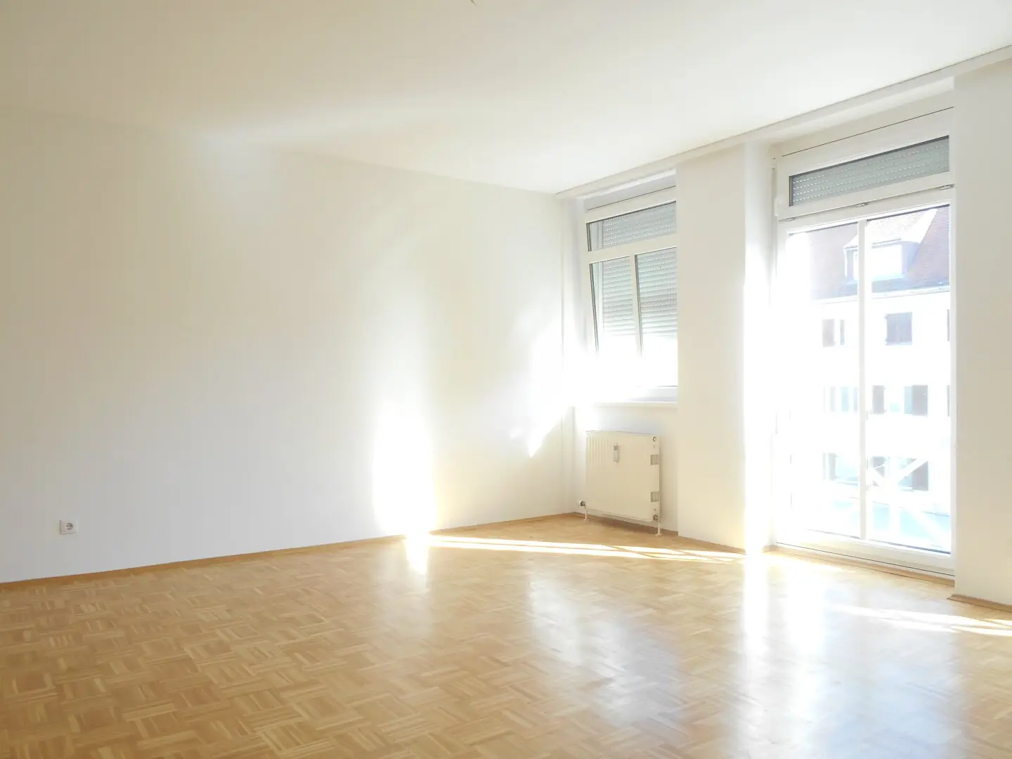 CITY PARK sonnige, großzügige 2ZI mit Allgemeingarten