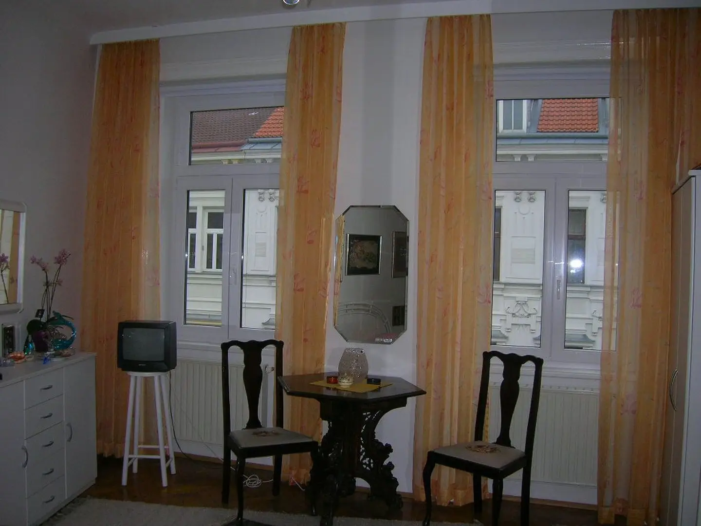 Sonnige Erdgeschosswohnung im Altbau mit stabilem Mietertrag