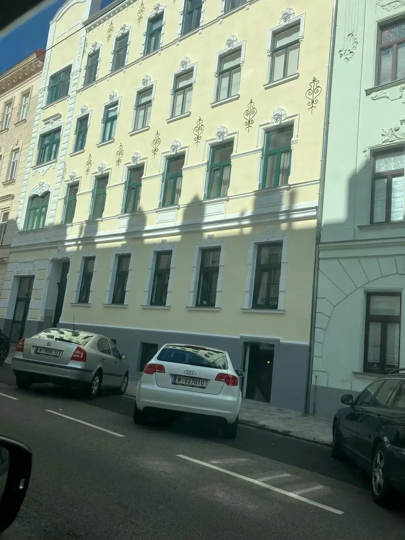 Sonnige Erdgeschosswohnung im Altbau mit stabilem Mietertrag
