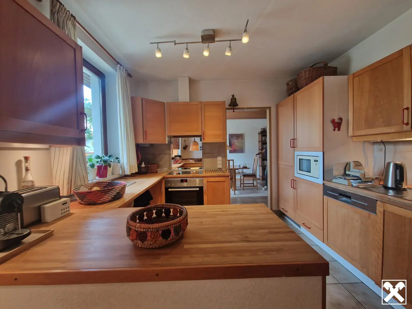 Park like garden and photovoltaic family apartment