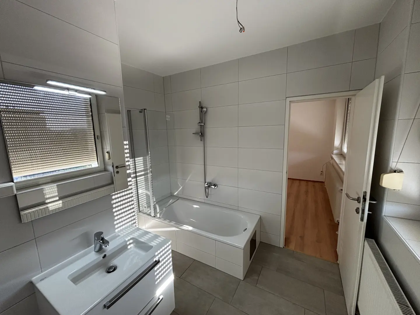 Modern Wohnung on top floor with loggia and university within walking distance