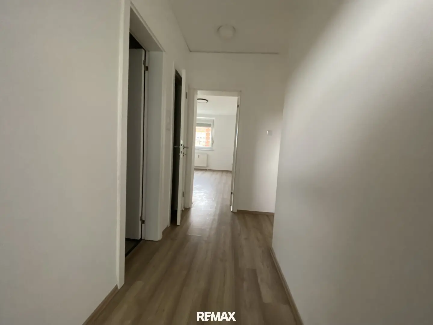 Schöne 2 Zimmer Wohnung in urbaner Lage mit perfekter Infrastruktur