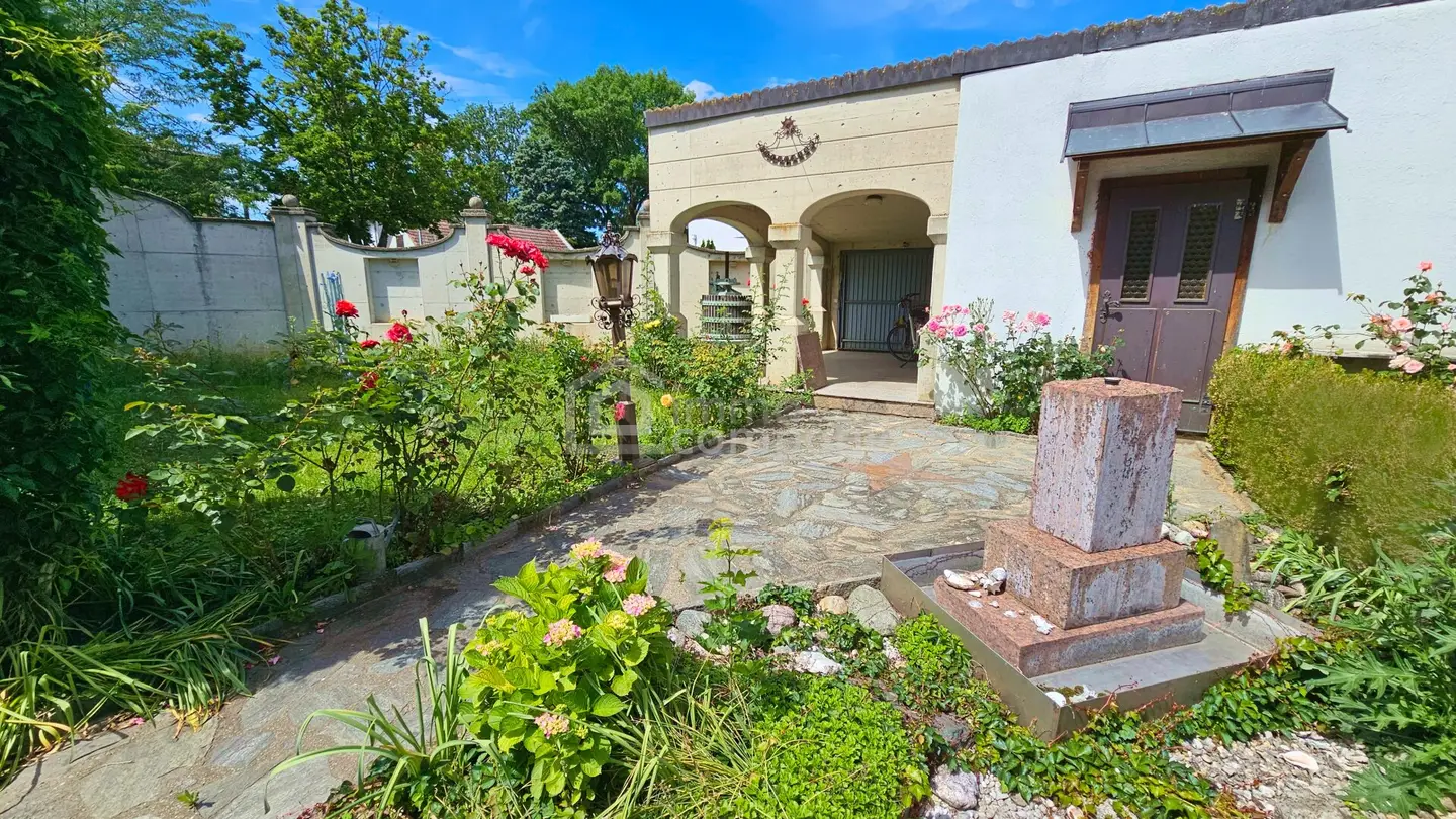 Casual multi family house, renovated 2023, with 179m² living space in Gallbrunn for sale