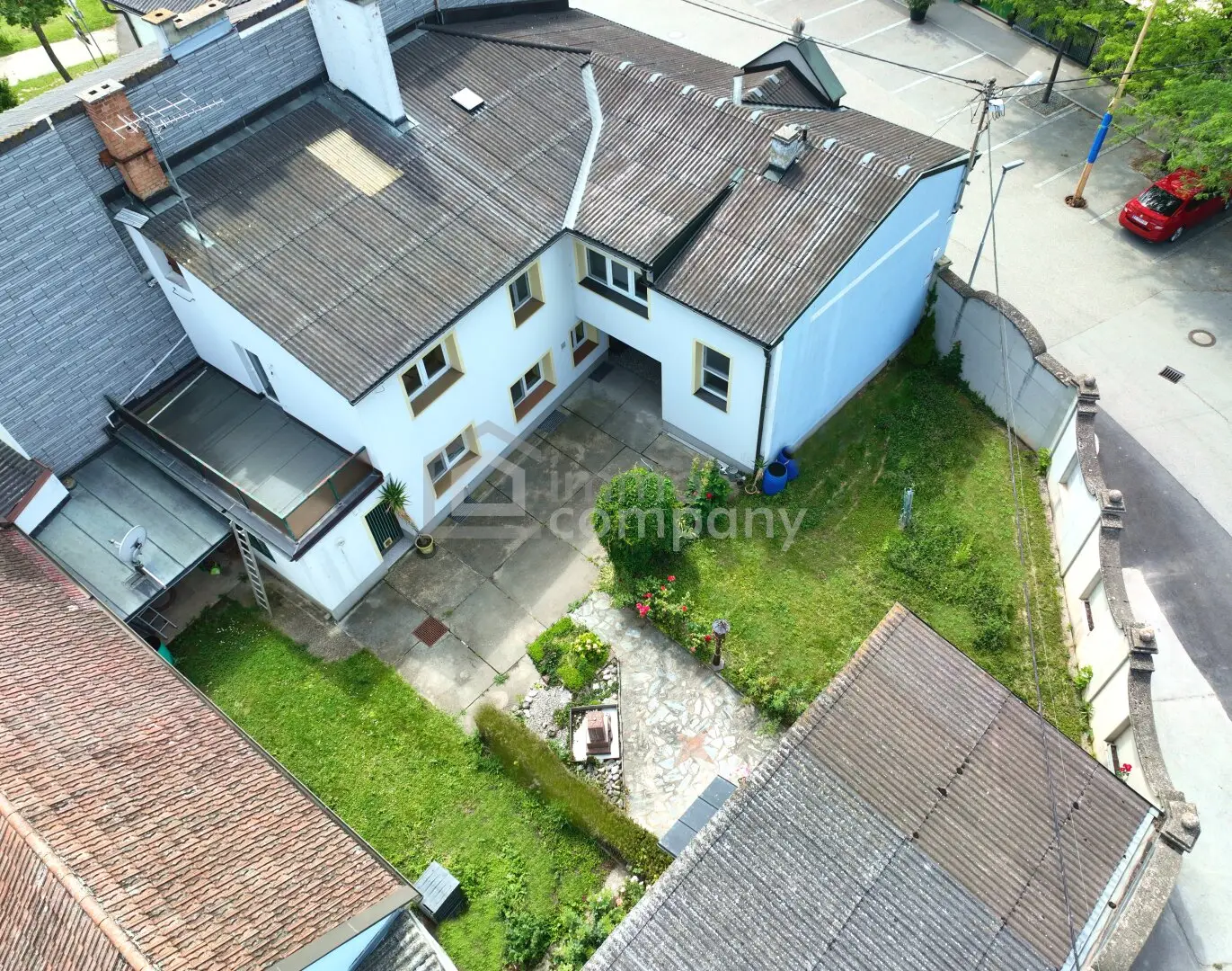 Casual multi family house, renovated 2023, with 179m² living space in Gallbrunn for sale