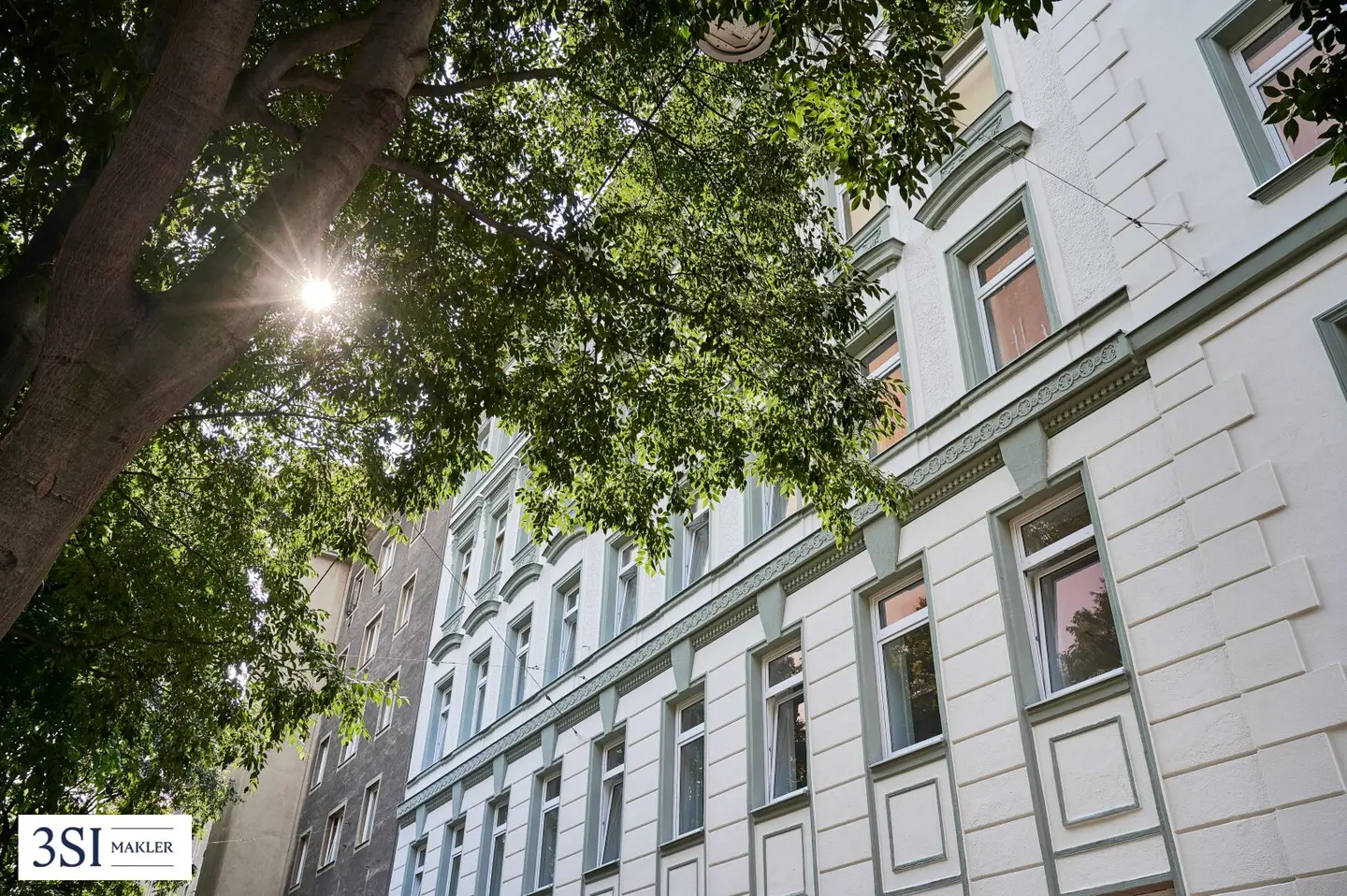 2 Zimmer mit Altbaucharme in rundum erneuertem Haus
