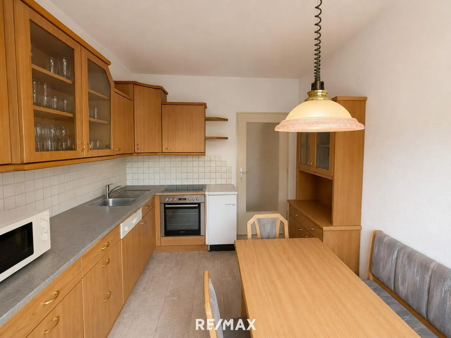 Helle Wohnung mit westseitiger Loggia und Lift