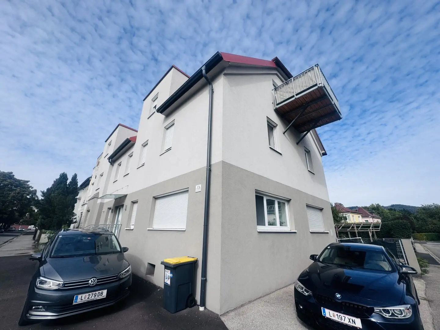 Living like in your own house – 4 room apartment with private garden and parking space in a quiet location – COMMISSION FREE