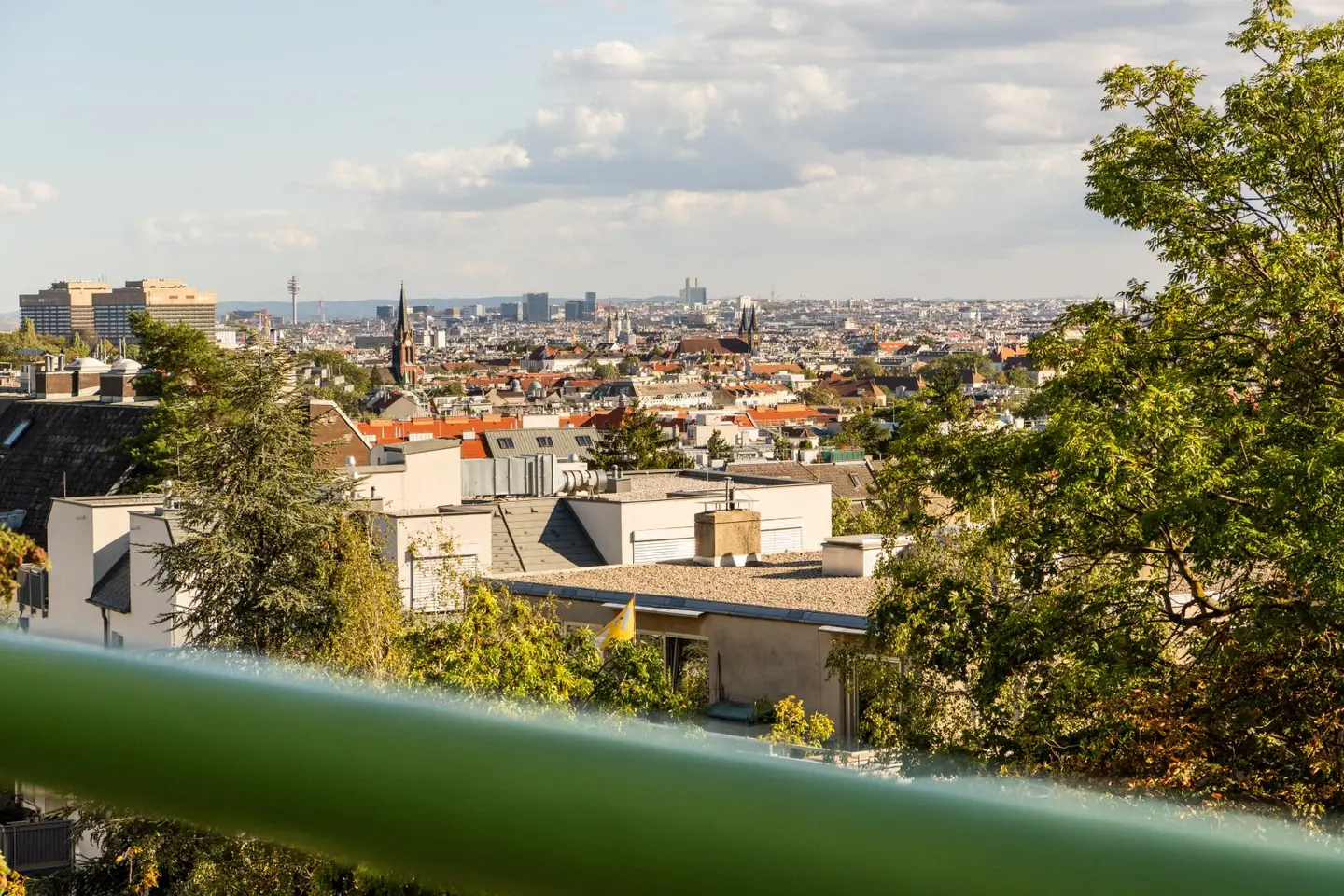 Stadtblick &amp; Balkon in grüner Gersthofer Bestlage