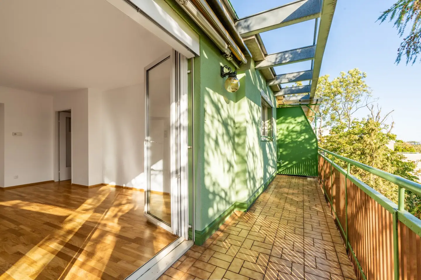 Stadtblick &amp; Balkon in grüner Gersthofer Bestlage