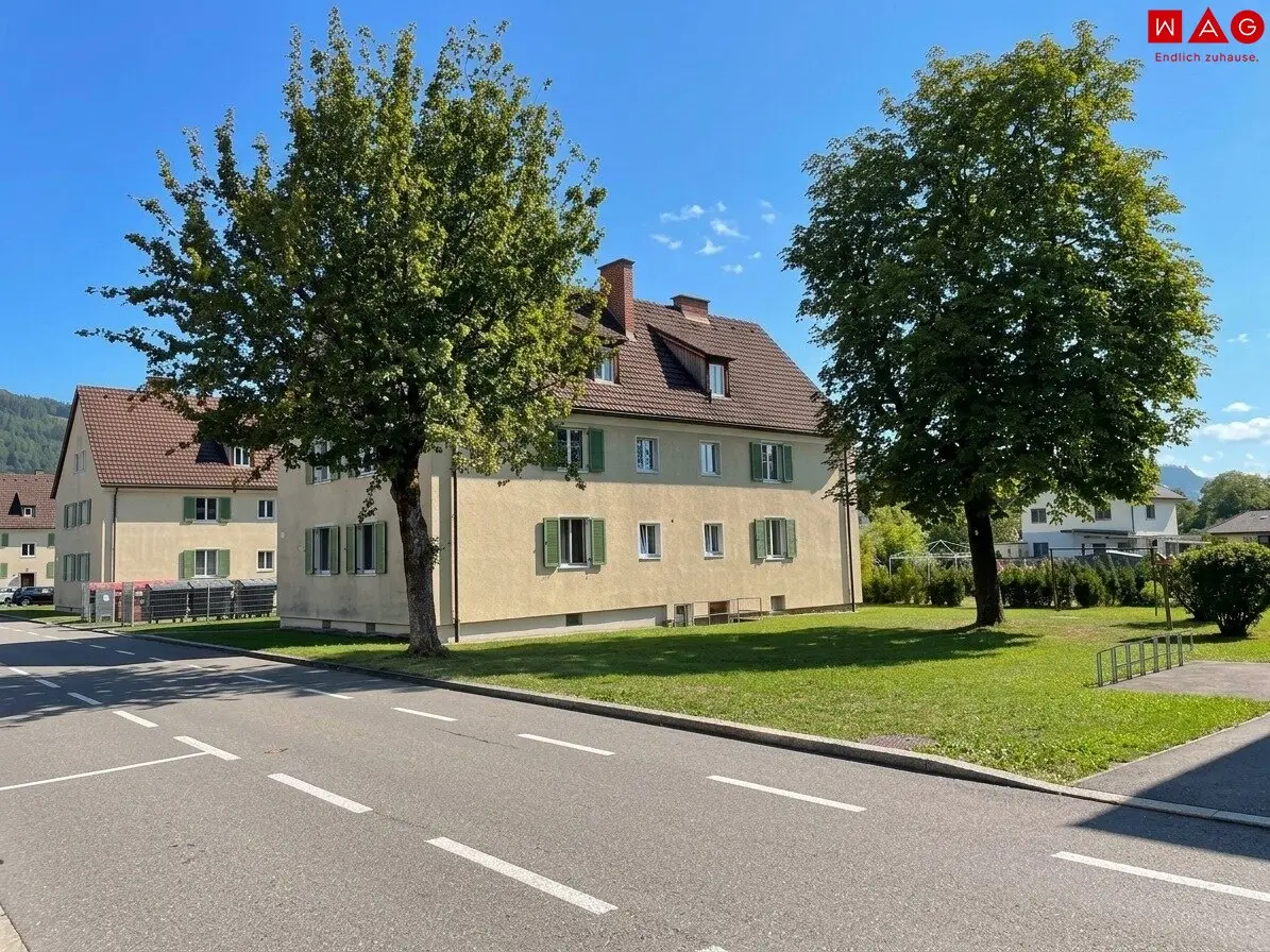 Cozy small apartment in quiet settlement near the center