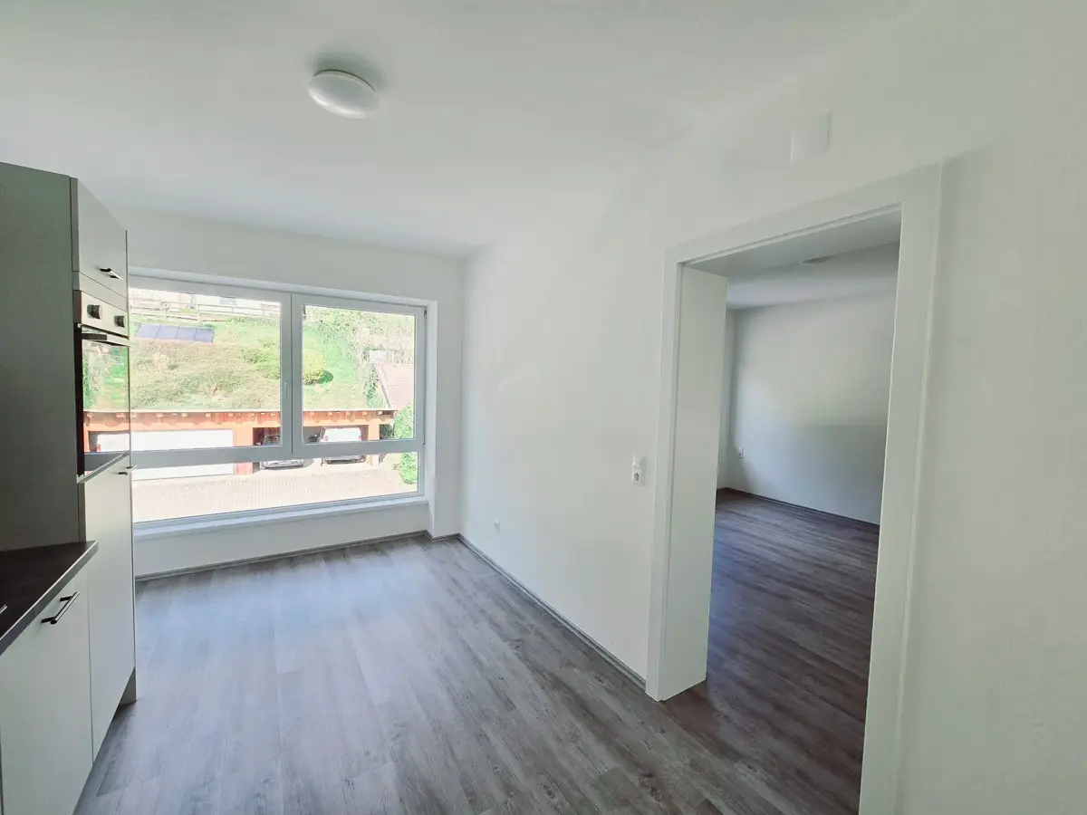 Modernisierte Wohnung mit Einbauküche und guter Anbindung