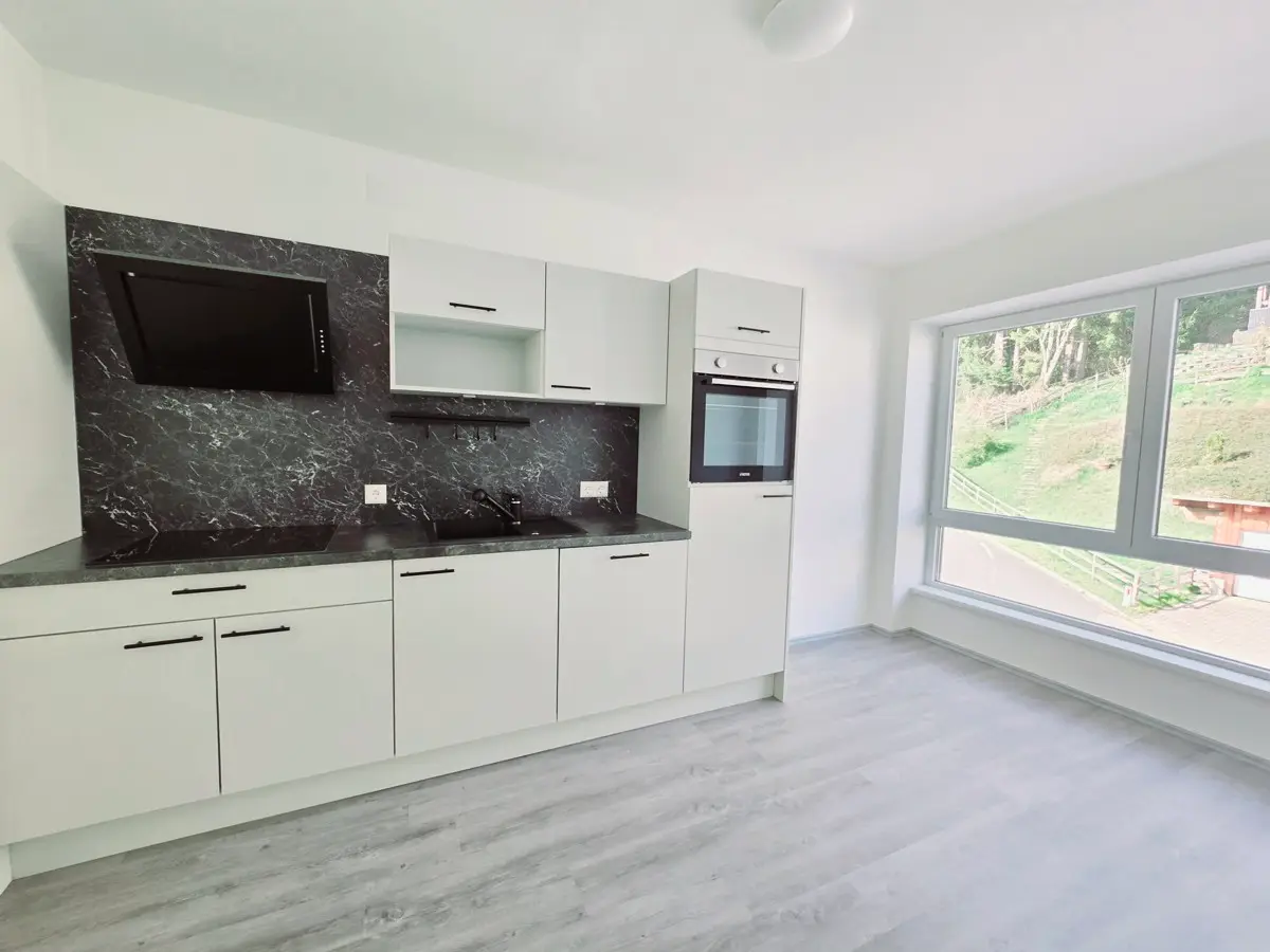 Modernisierte Wohnung mit Einbauküche und guter Anbindung