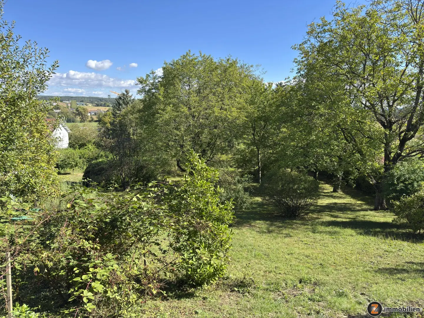 Secluded, idyllic house with large grounds and privacy