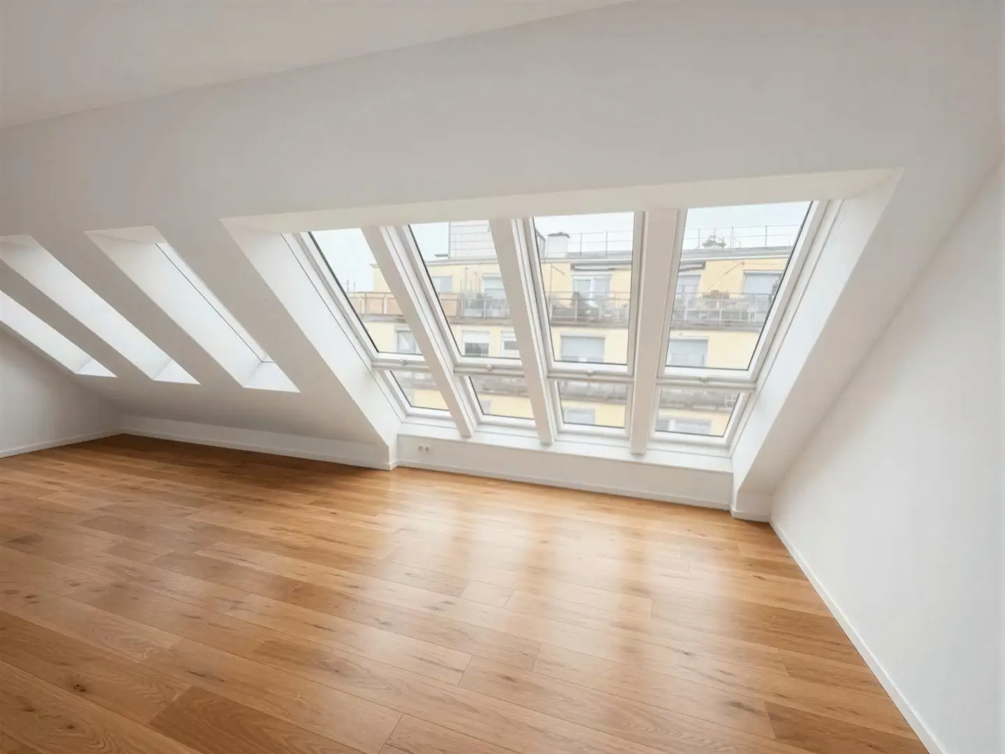 Bright Dachgeschosswohnung near Kutschkermarkt