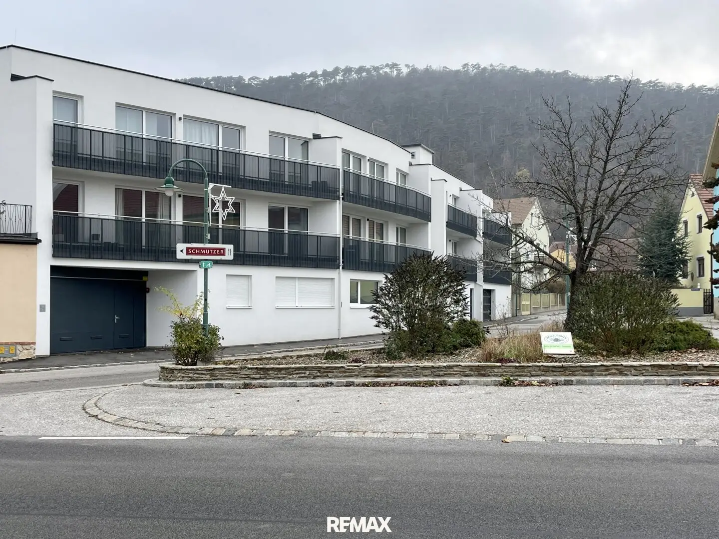 Bergluft - Bright 1-room apartment with garage parking space in Winzendorf for sale!
