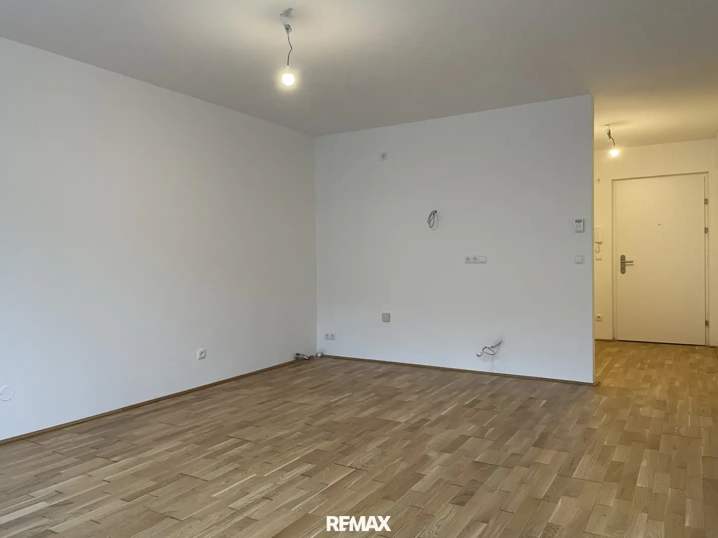 Bergluft - Bright 1-room apartment with garage parking space in Winzendorf for sale!