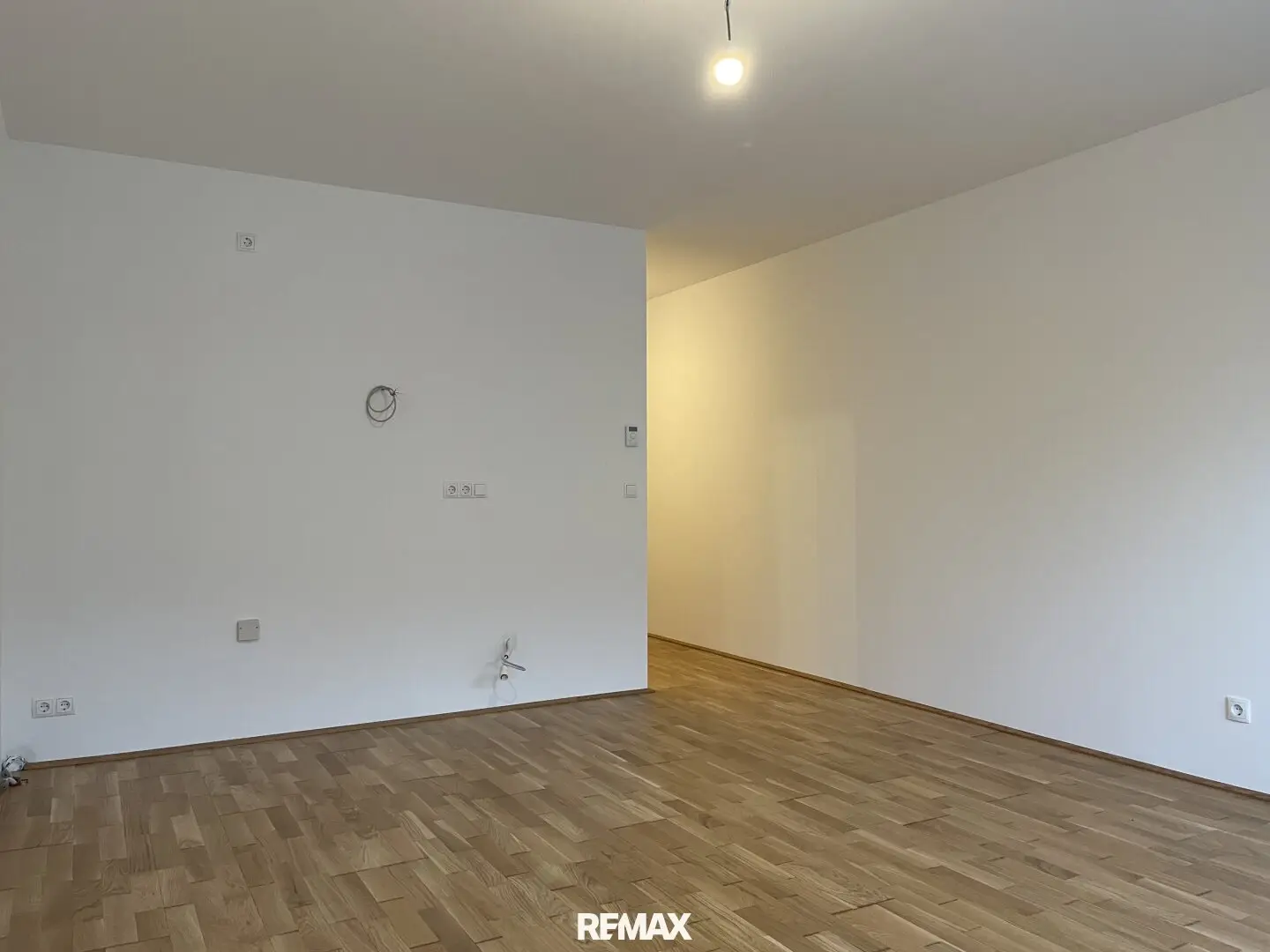 Bergluft - Bright 1-room apartment with garage parking space in Winzendorf for sale!