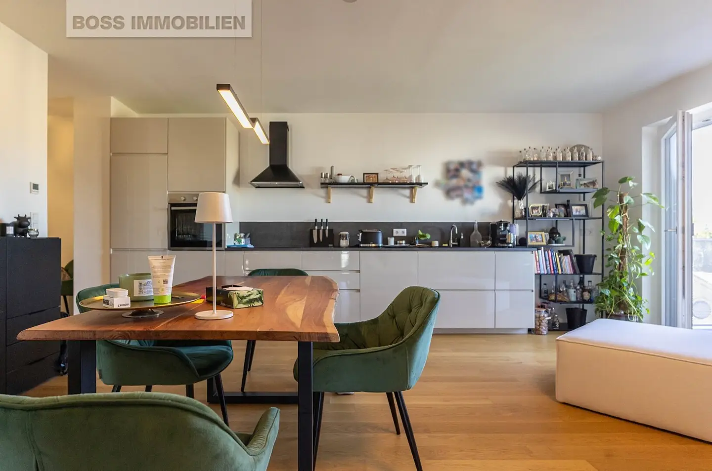Traunliebe | Küche + Tiefgaragenplatz