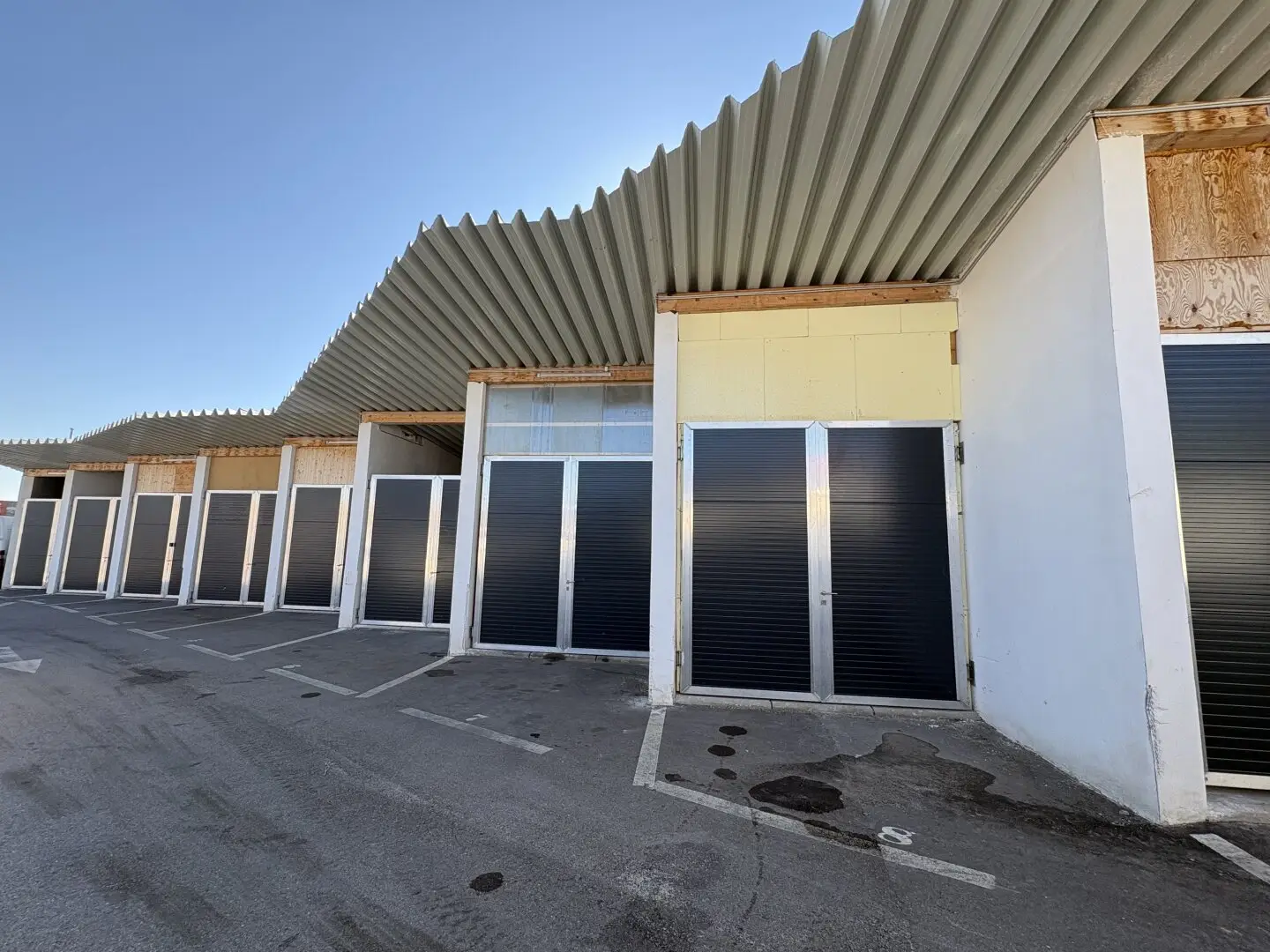 Cold hall, cold storage, parking space approx. 38 m² (XH8) COMMISSION-FREE!!!
