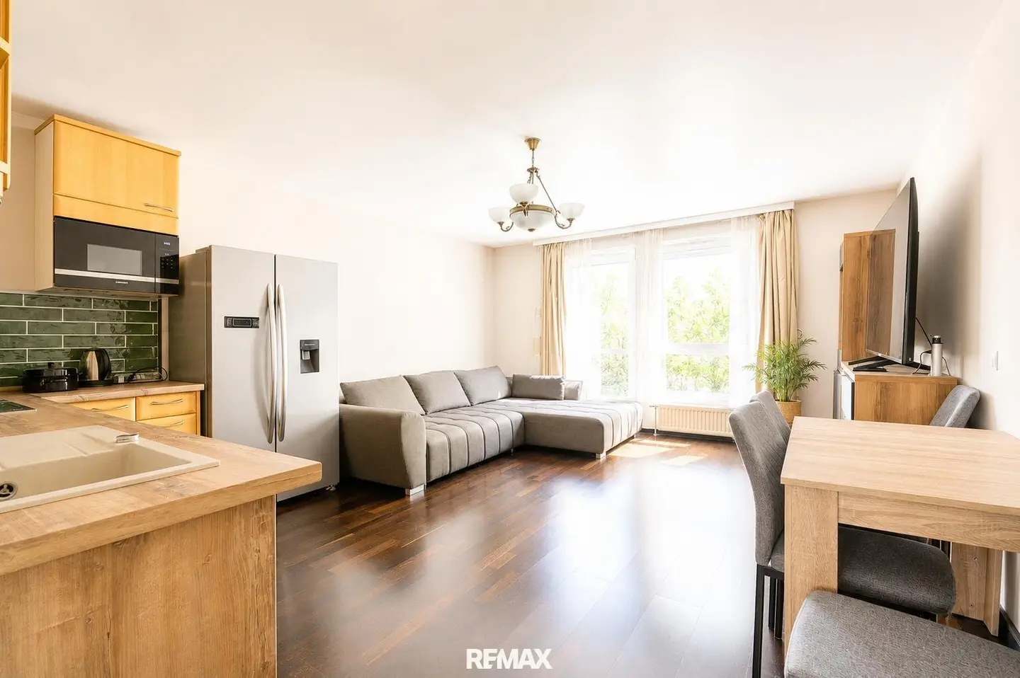 3 rooms, furnished, garage