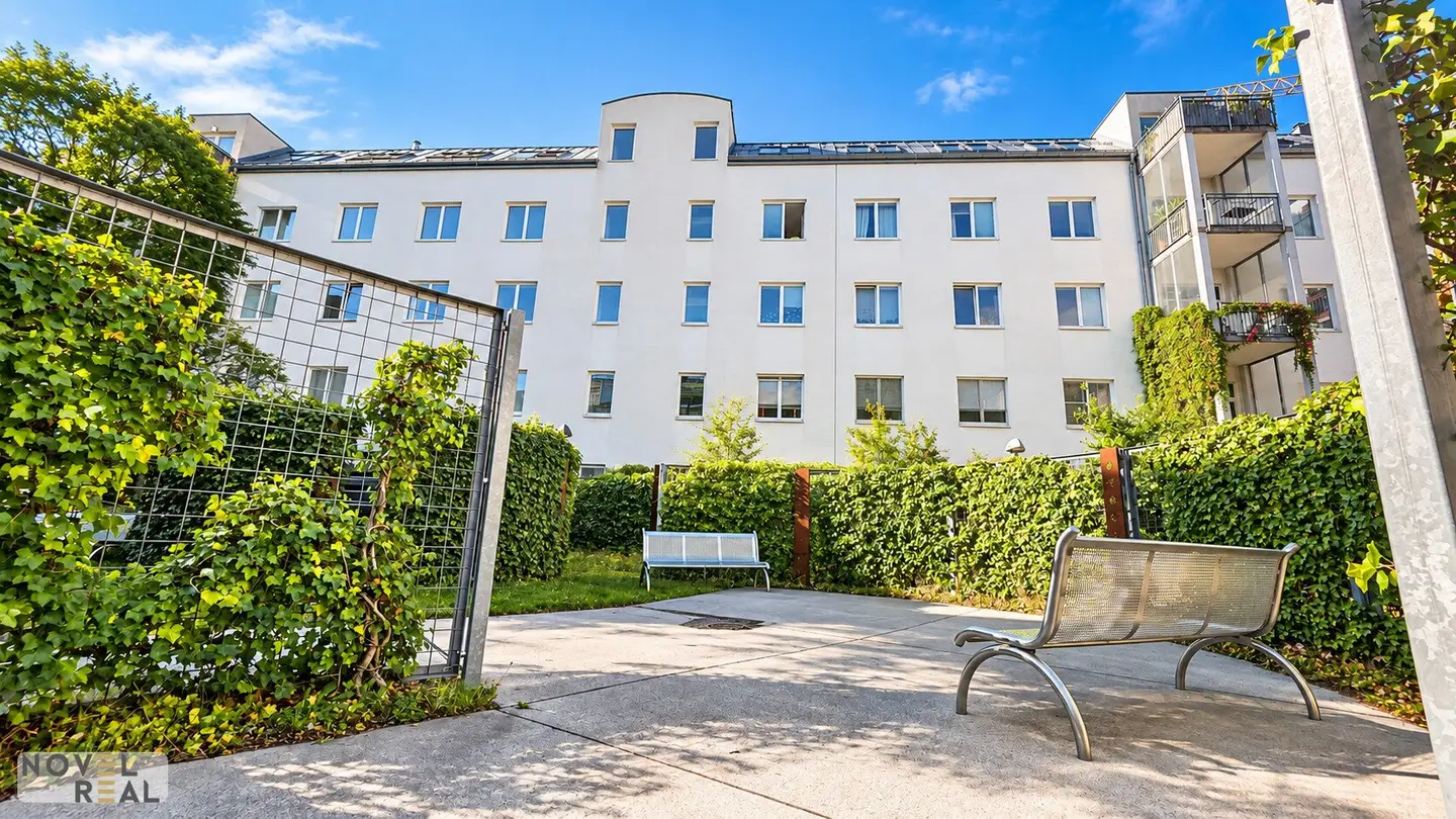 Charming 2-room apartment with loggia and high-quality fittings in 1170 Vienna