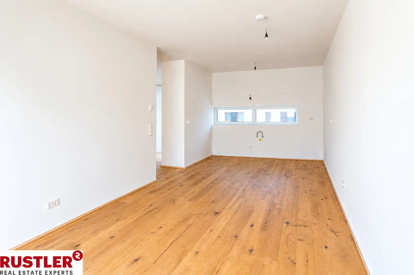 Move in ready Wohnung with loggia and high quality fittings