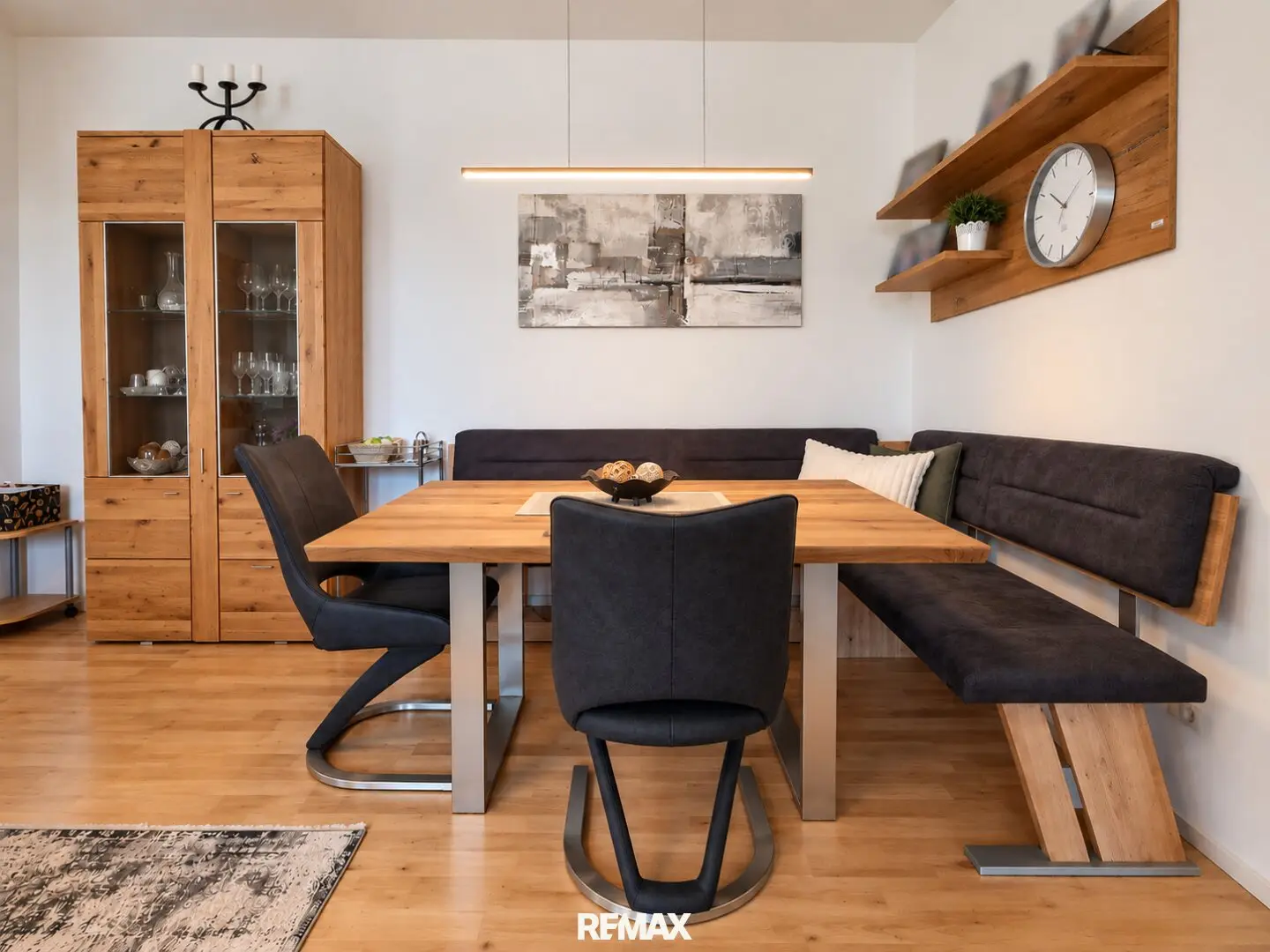 Well-kept, fully furnished apartment with garage, elevator and glazed loggia in Enns