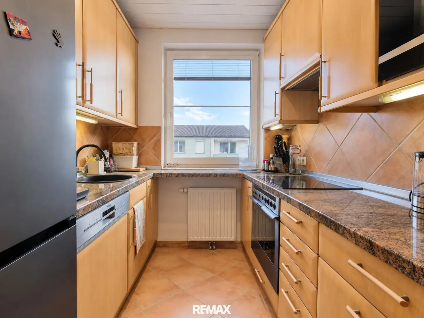 Gepflegte, voll möblierte Wohnung mit Garage, Lift &amp; verglaster Loggia in Enns