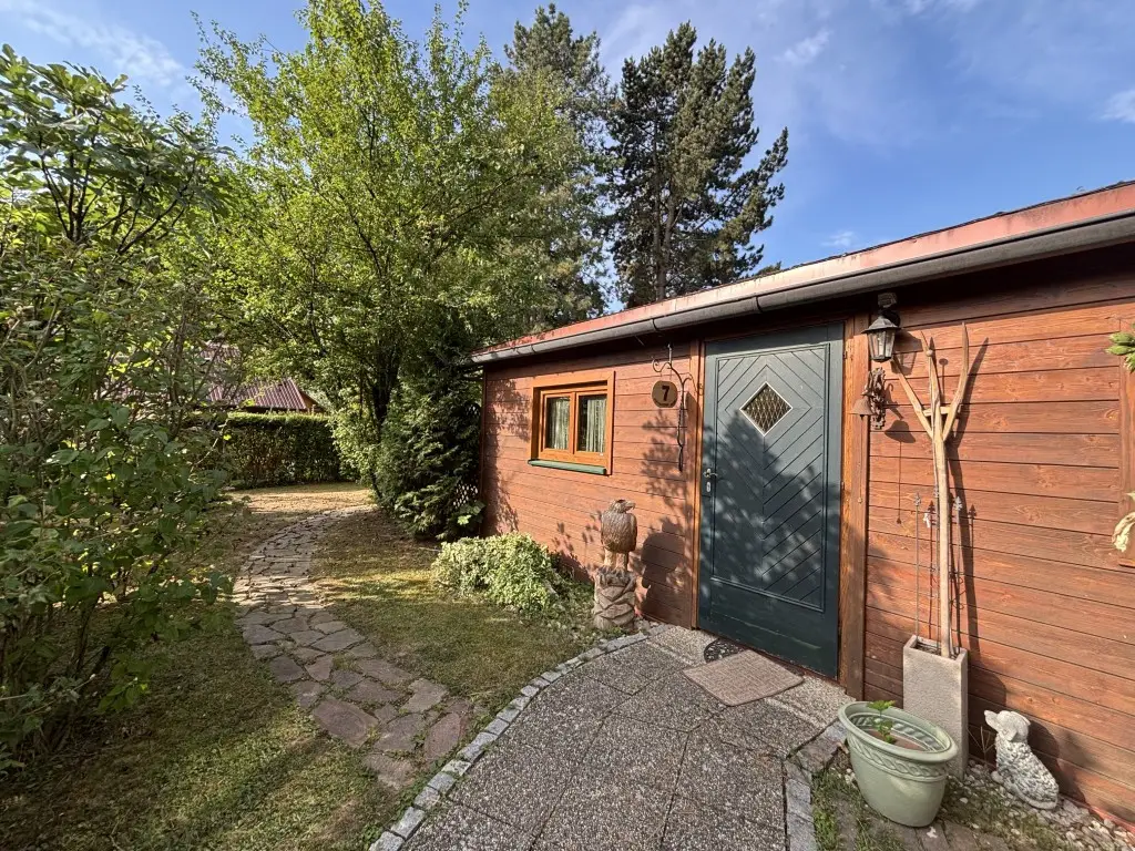 Holiday apartment in the garden with sauna and conservatory