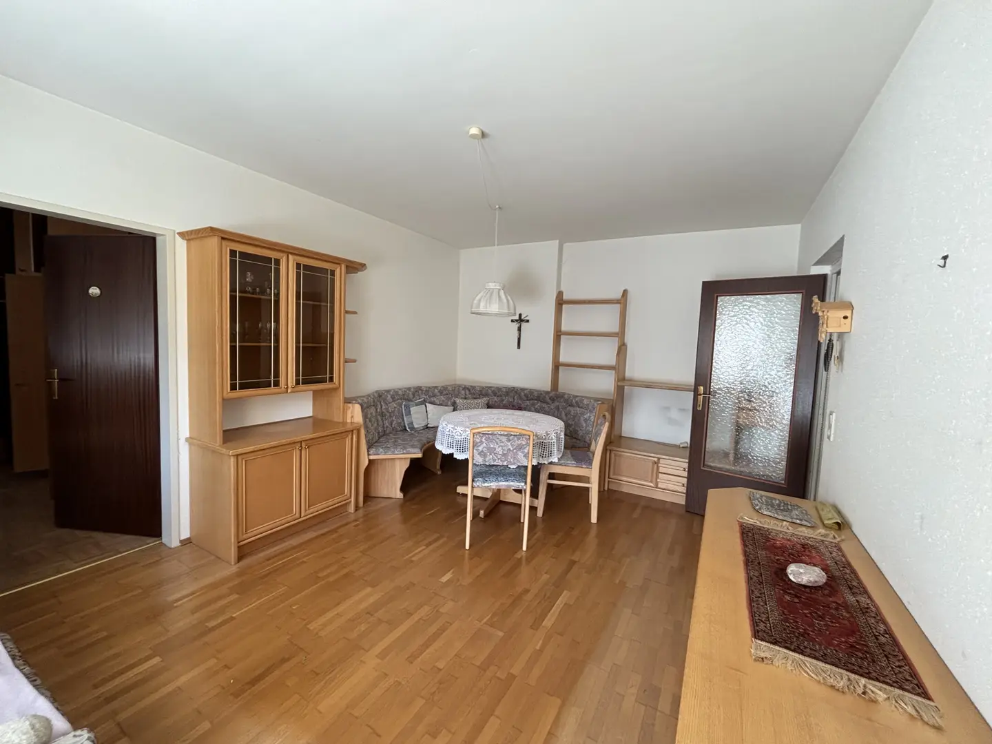 Bright Wohnung near town center with south facing loggia